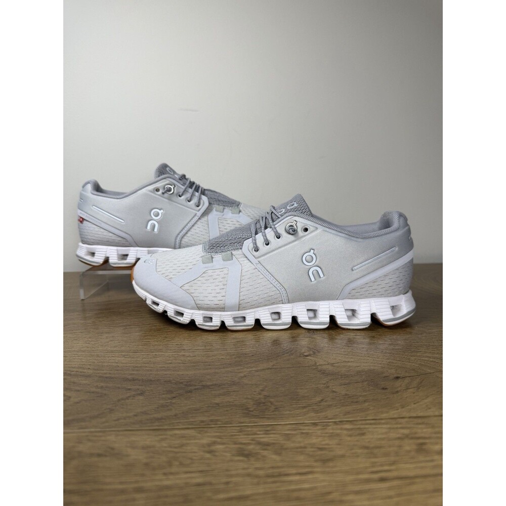 On Cloud 5 Women’s Running Shoes Size 6.5 Gray